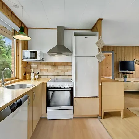 Three-bedroom In Hébergement de vacances Hemmet