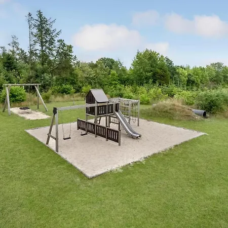 Three-bedroom In Hébergement de vacances *