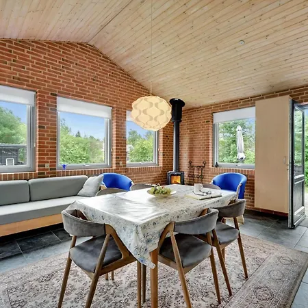 Three-bedroom In Hébergement de vacances