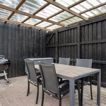 Three-bedroom In Hébergement de vacances